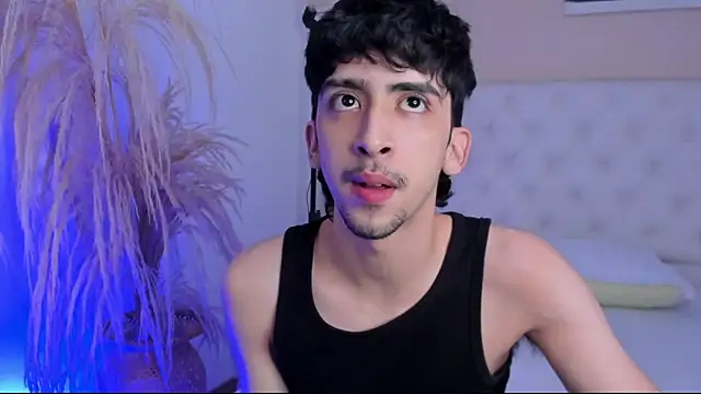 Snapshot of Alezzandro_ chatting on 10/12/25, 08:41 Alezzandro online show from 10/12/25, 08:41