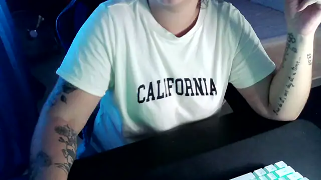 bunnyfox420 online show from 09/16/25, 03:35