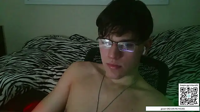 Snapshot of vitorsafado19 chatting on 10/11/25, 05:17 vitorsafado19 online show from 10/11/25, 05:17