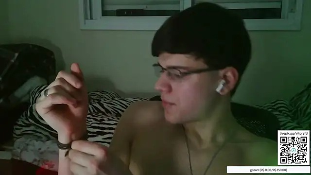 Snapshot of vitorsafado19 chatting on 10/16/25, 02:12 vitorsafado19 online show from 10/16/25, 02:12
