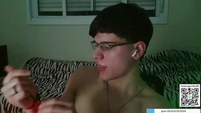 Snapshot of vitorsafado19 chatting on 10/22/25, 01:28 vitorsafado19 online show from 10/22/25, 01:28