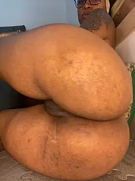 Charlotte bronxxx online show from 10/17/25, 06:32