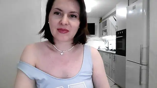 Victoria Glam online show from 11/28/25, 07:27