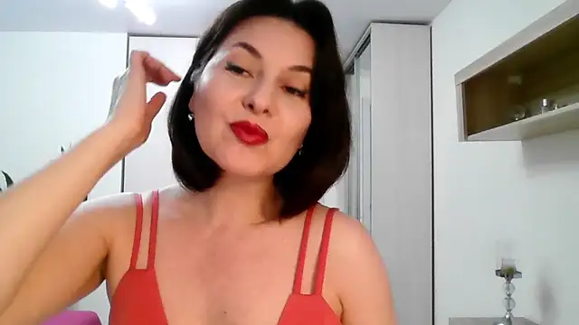 Victoria Glam online show from 03/08/26, 05:50