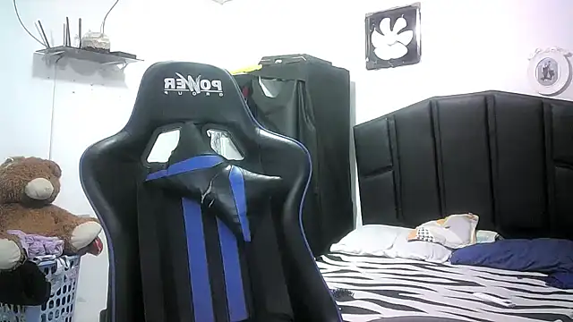 mariana0x online show from 12/15/25, 10:03