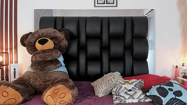 Snapshot of Amberr1 chatting on 01/30/25, 12:16 Amberr1 online show from 01/30/25, 12:16