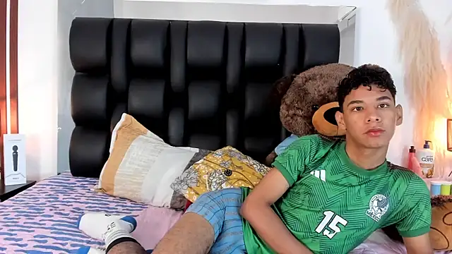 Snapshot of Amberr1 chatting on 02/05/25, 12:17 Amberr1 online show from 02/05/25, 12:17