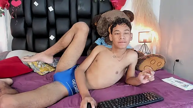 Snapshot of Amberr1 chatting on 02/17/25, 12:16 Amberr1 online show from 02/17/25, 12:16