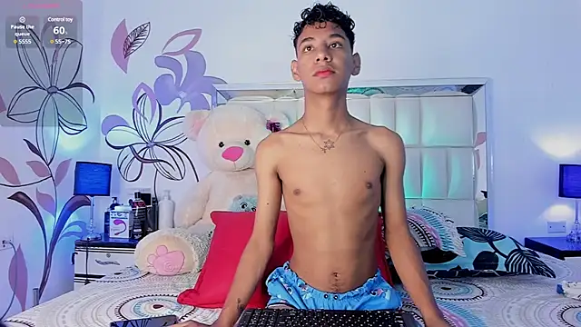 Snapshot of Amberr1 chatting on 02/21/25, 12:17 Amberr1 online show from 02/21/25, 12:17