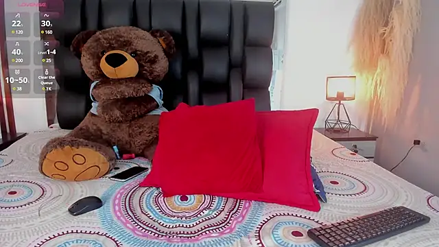 Snapshot of Amberr1 chatting on 03/13/25, 12:35 Amberr1 online show from 03/13/25, 12:35