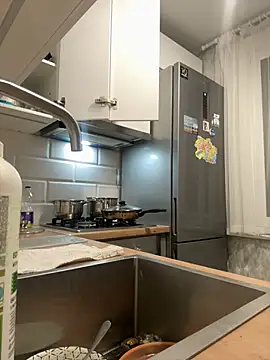 Donna Sun online show from 02/10/25, 06:35