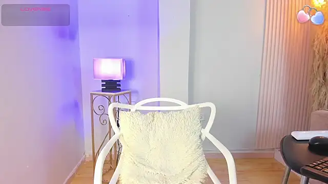 Snapshot of alana_rossetti chatting on 07/22/26, 12:19 alana rossetti online show from 07/22/26, 12:19