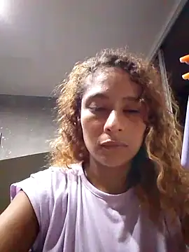 Snapshot of Zoedaniels chatting on 03/22/25, 04:35 Zoedaniels online show from 03/22/25, 04:35