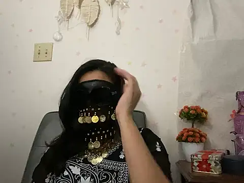 Snapshot of desiiiinigal chatting on 01/16/26, 03:32 desiiiinigal online show from 01/16/26, 03:32