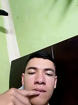 Snapshot of andresiito203 chatting on 01/26/25, 06:28 andresiito203 online show from 01/26/25, 06:28