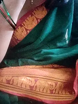 Snapshot of laxmitelugu78 chatting on 09/27/25, 06:40 laxmitelugu78 online show from 09/27/25, 06:40