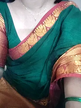 Snapshot of laxmitelugu78 chatting on 09/27/25, 06:46 laxmitelugu78 online show from 09/27/25, 06:46