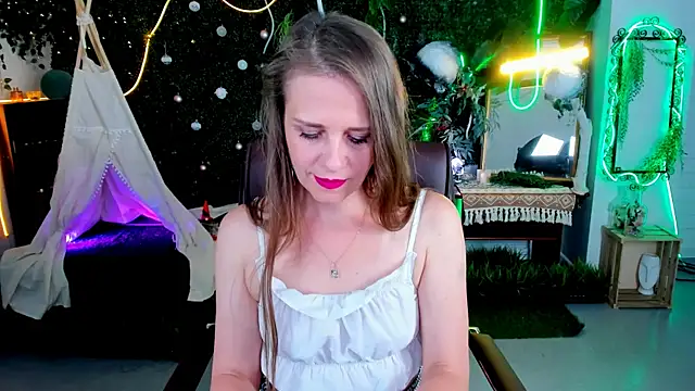 Snapshot of EmiliaBedy chatting on 05/13/26, 09:17 EmiliaBedy online show from 05/13/26, 09:17