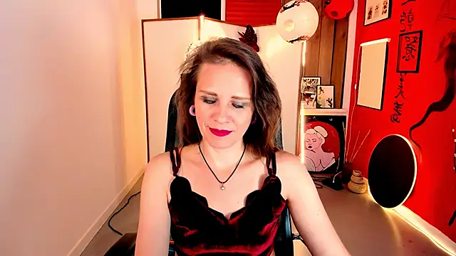 Snapshot of EmiliaBedy chatting on 05/28/26, 05:16 EmiliaBedy online show from 05/28/26, 05:16