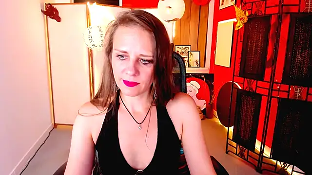 Snapshot of EmiliaBedy chatting on 06/10/26, 09:19 EmiliaBedy online show from 06/10/26, 09:19