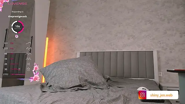 Shiny Jennifer online show from 02/20/26, 05:02