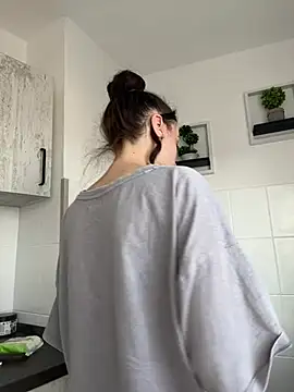 bunnythetailor online show from 02/06/25, 07:24