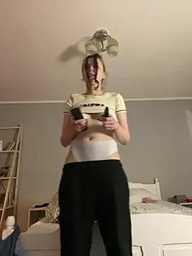 bunnythetailor online show from 02/18/25, 02:38