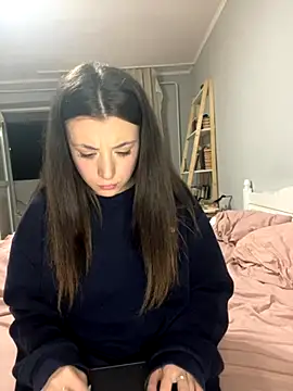 bunnythetailor online show from 10/18/25, 11:05