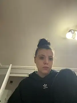 bunnythetailor online show from 02/15/26, 09:00