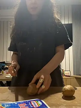 bunnythetailor online show from 06/06/26, 07:40