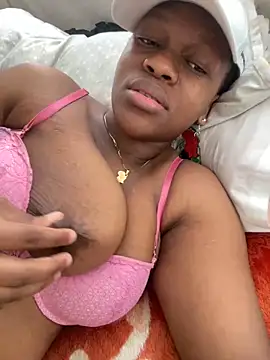 Boneca25 online show from 02/16/25, 02:10