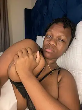 Boneca25 online show from 02/17/25, 06:59