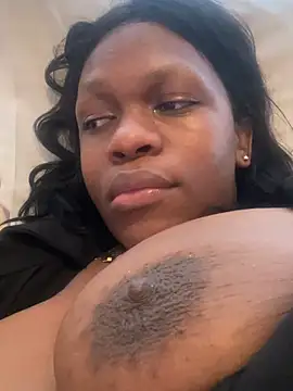 Boneca25 online show from 02/18/25, 03:43