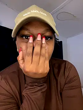 Boneca25 online show from 10/19/25, 06:14