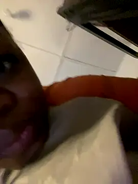 Boneca25 online show from 11/25/25, 05:29