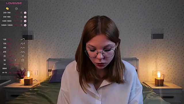 ElvinaBestwick online show from 03/04/25, 03:26