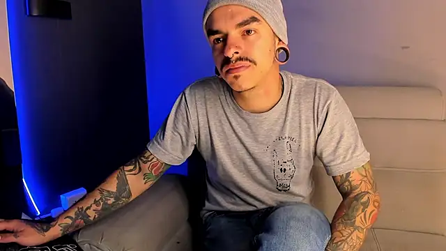 Snapshot of kaletattoo chatting on 05/07/26, 11:04 kaletattoo online show from 05/07/26, 11:04