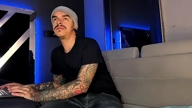 Snapshot of kaletattoo chatting on 06/04/26, 11:16 kaletattoo online show from 06/04/26, 11:16