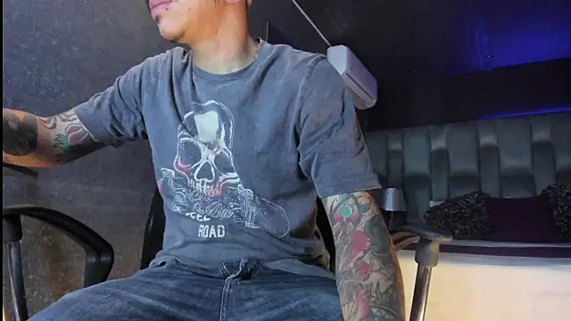Snapshot of kaletattoo chatting on 06/26/26, 11:36 kaletattoo online show from 06/26/26, 11:36