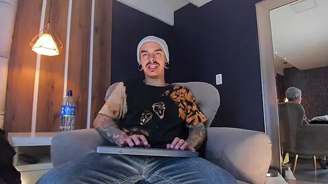 Snapshot of kaletattoo chatting on 07/09/26, 11:14 kaletattoo online show from 07/09/26, 11:14