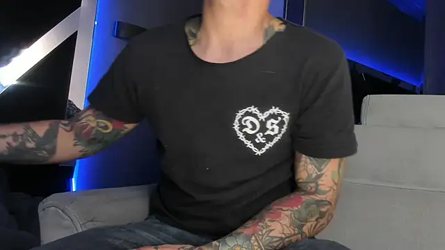 Snapshot of kaletattoo chatting on 07/22/26, 11:35 kaletattoo online show from 07/22/26, 11:35