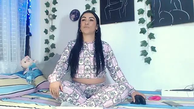 annyevans 1 online show from 11/03/25, 09:05