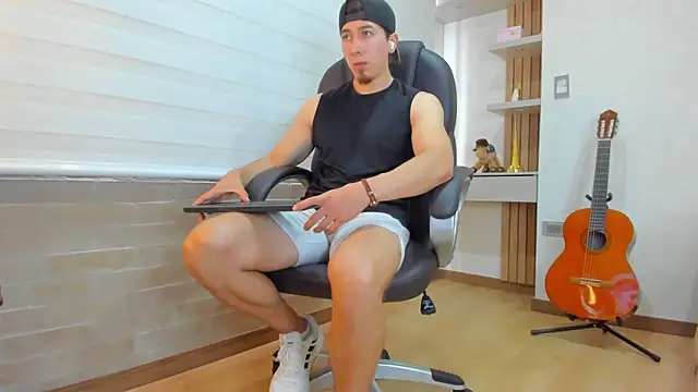 Tombarden online show from 11/25/25, 08:20