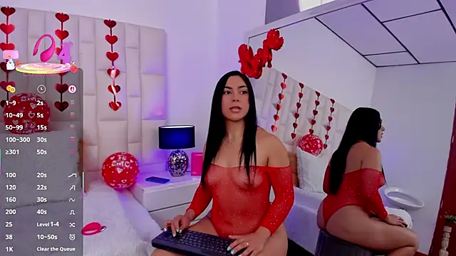 Snapshot of Ariana_rouse chatting on 02/11/25, 04:56 Ariana rouse online show from 02/11/25, 04:56
