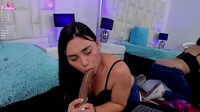 Snapshot of Ariana_rouse chatting on 02/18/25, 11:30 Ariana rouse online show from 02/18/25, 11:30