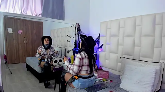 Ariana rouse online show from 10/31/25, 04:41