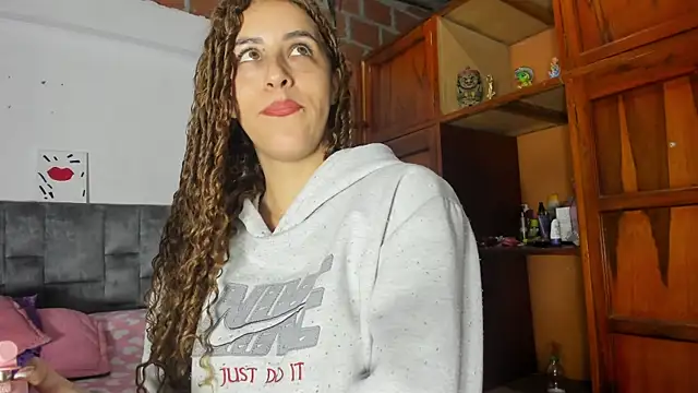 Isangel  online show from 09/26/25, 03:10