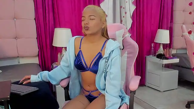 CanelaDevil  online show from 02/15/25, 12:33