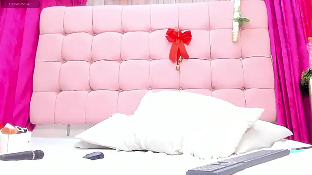 CanelaDevil  online show from 12/22/25, 07:11