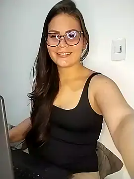 Snapshot of Vale_Saenzz chatting on 01/27/25, 12:01 Vale Saenzz online show from 01/27/25, 12:01